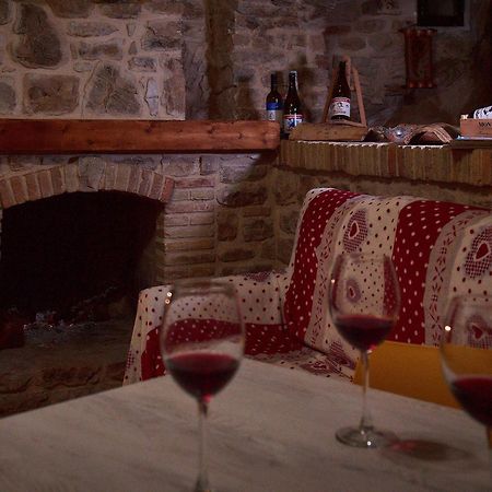 Il Cortiletto Del Borgo Pietra Montecorvino Exterior foto