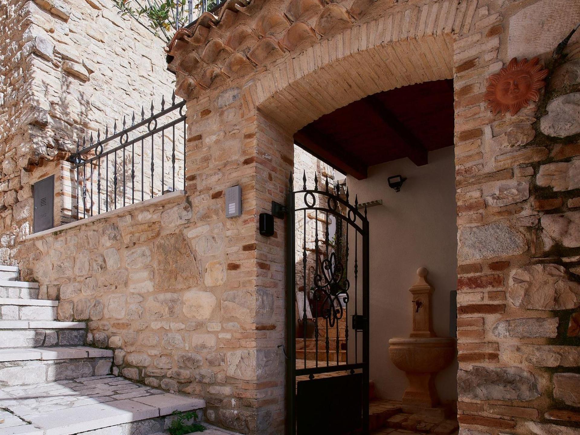 Il Cortiletto Del Borgo Pietra Montecorvino Exterior foto